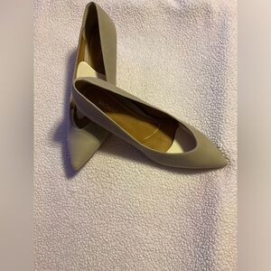 Vionic kitten heel pump.  Soft gray suede.  Never worn size 10